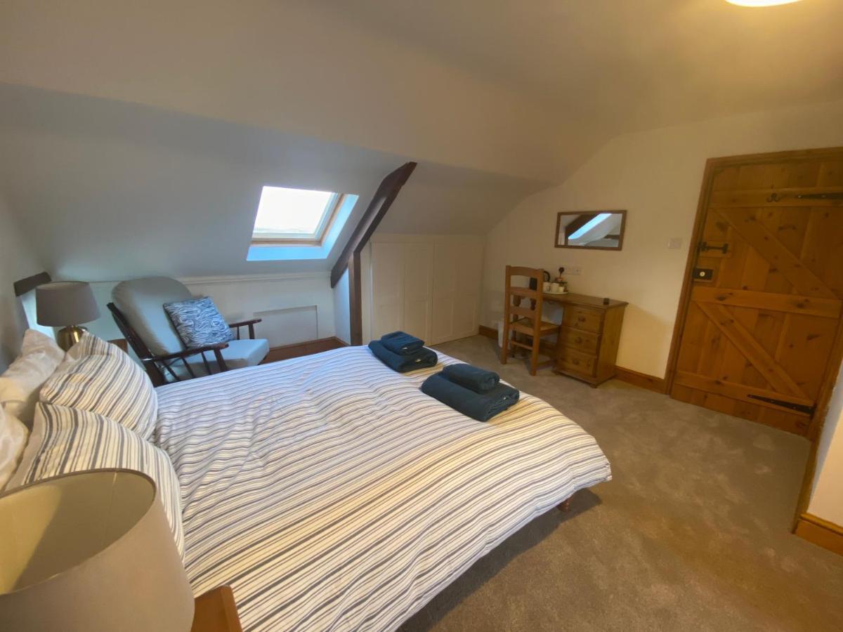 Little Hilton Farm Bed & Breakfast Haverfordwest Exterior photo